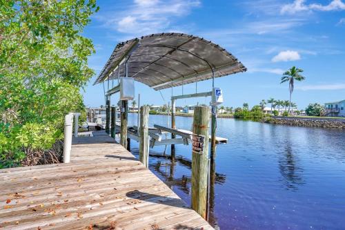 Charlotte Park House | Direct Harbor Access - A Water Lover's Paradise