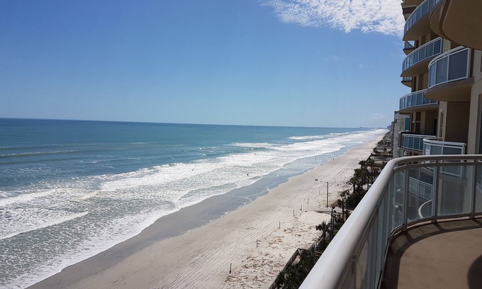 Daytona Beach Condo | Direct Ocean Front Luxury Condo. 3Bed/3Bath.Awesome Views of the entire Beach .