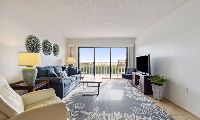 Cocoa Beach Condo | Direct Ocean - Boardwalk Condo - Walk To Most Everything