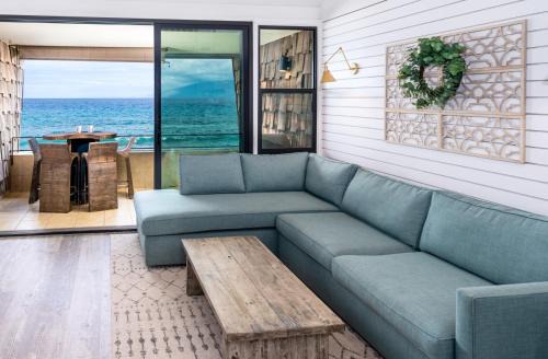 Honokowai House | Direct Oceanfront Views Modern Penthouse in Paradise