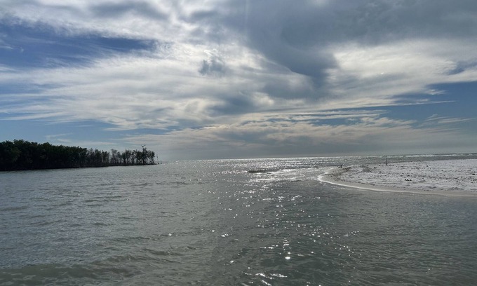 Naples Apartment | Direct panoramic waterfront views