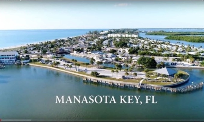 Englewood Condo | Directly on the Key w/Private entry to Englewood Beach and Bayside views! Unit B