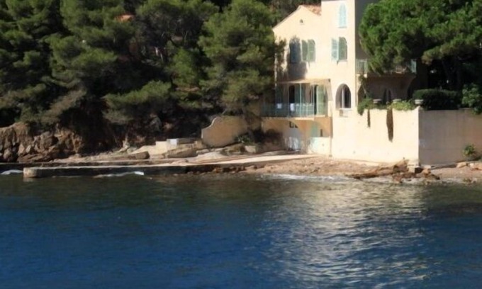 Carqueiranne House | Directly on the Mediterranean See 'Pieds dans l'eau'