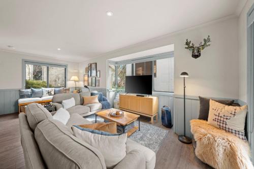 Mount Buller Ski Chalet | Disco 4