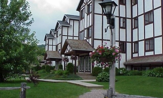 Mont-Tremblant Village Condo | Discount 2 bdrm/2 bthm Resort Condo Mt Tremblant Quebec n