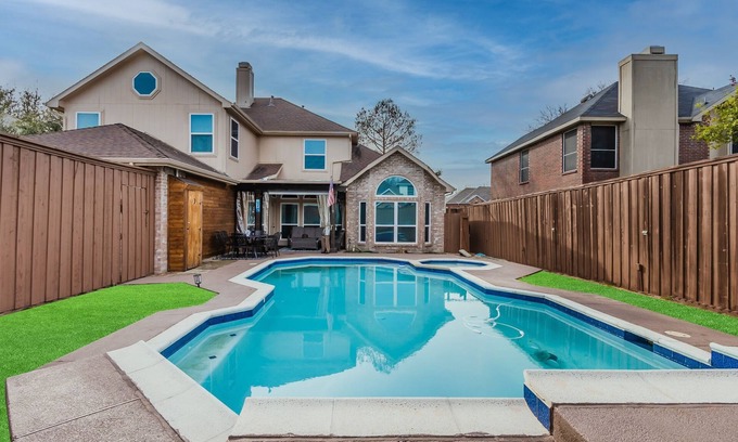Allen House | Discount Included! Stunning, Modern, Spacious Getaway fits any group, 2 game rooms, Hot tub by RedAwning