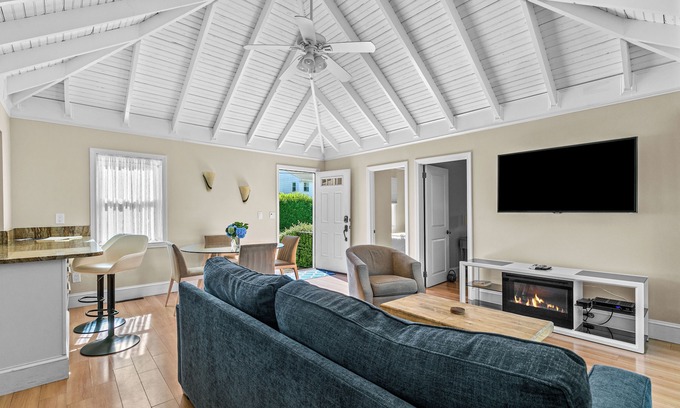 Easton's Point House | DISCOUNT WEEK OF JULY 19-26! Ocean views, Walk to Beach, Central AC, 4 Car Pk