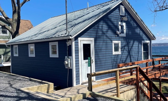 Romulus Cottage | Discover Cayuga Lake waterfront cottage charm