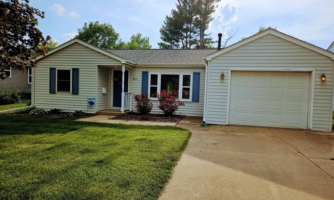 Knoxville House | Discover Ms. Becky's Bungalow, single level home in Marion County, Iowa!