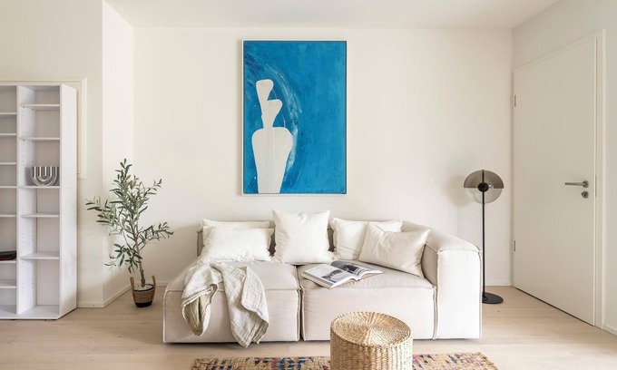 Obere Au Apartment | Discover the "Holiday" - Where City Living Meets cozy Tranquility!
