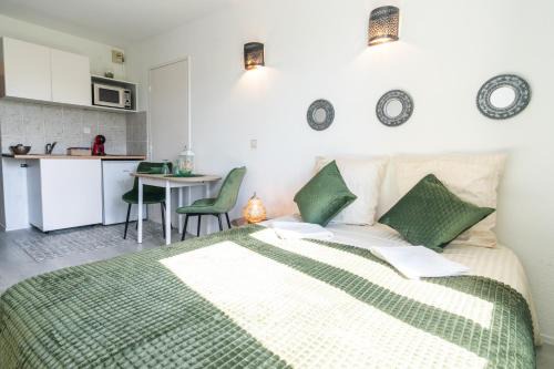 Bussy-Saint-Georges Apartment | Disneyland Paris/Cozy Studio 3 min from Metro RER A