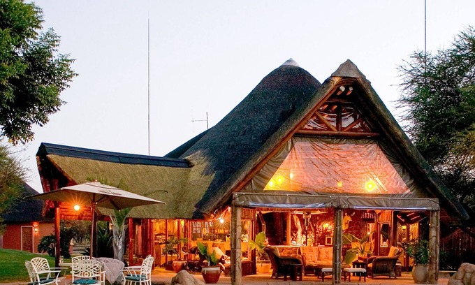 Leeupoort Cabin | Ditholo Game Lodge