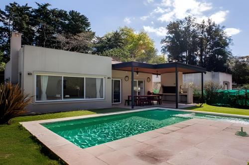 Del Viso Apartment | Divina casa con parque y Piscina climatizada en mini barrio cerrado