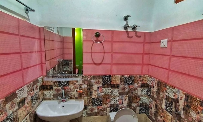 Manikaran Bed & Breakfast | DIVINE CONNECTION GUEST HOUSE KASOL- PET FRIENDLY