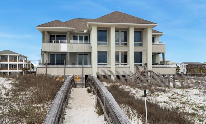 Villa Segunda House | 👑Dixie Queen👑 Iconic Beachfront Retreat with Gulf Views + Swim Spa + Elevator