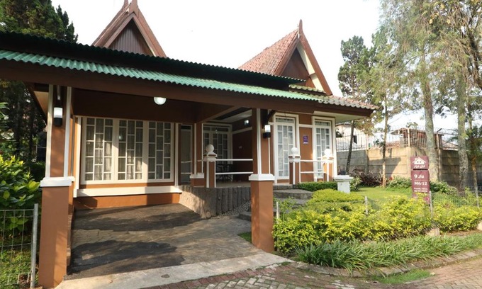 Cipanas Villa | Diyar Villas Puncak M6/12