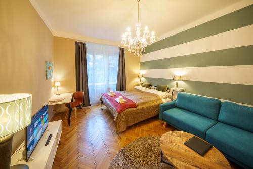 Stare Mesto Apartment | Dlouhá Apartment with balcony