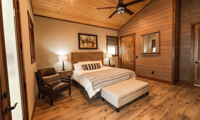 Preston House | DMR Cabin 4 | Two-Level | Max Capacity 16