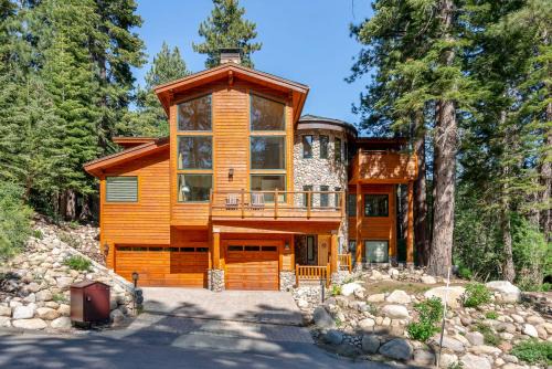 Incline Village House | Do not miss your chance to vacation at this five bedroom 5 bath mountain home