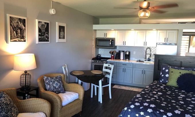 Maunaloa Apartment | Do you hear that? That is the ISLAND OF MOLOKAI Calling Your Name!