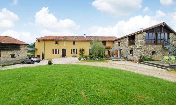 Montousse Apartment | Do you want to relax in the high Pyrenees, quiet and close to the mountains? Then this place is made