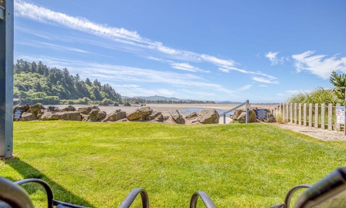 Lincoln City House | Dock of the Bay 108