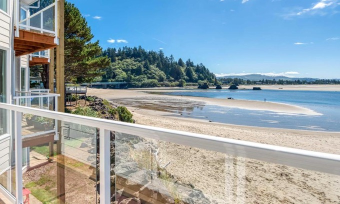 Lincoln City House | Dock of The Bay 203