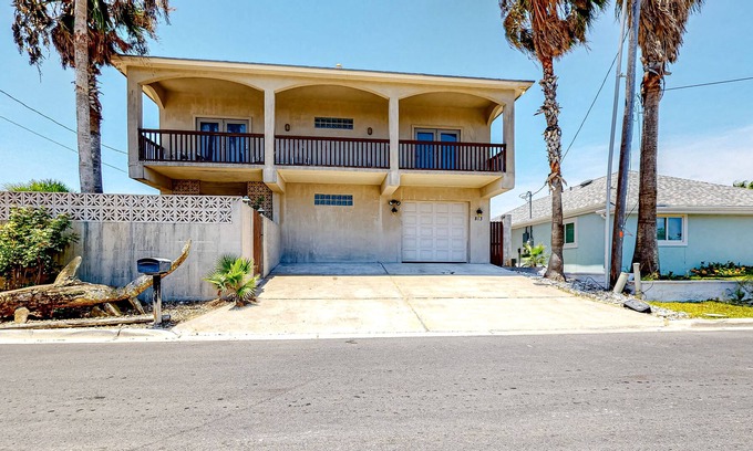 Port Isabel House | Dog-friendly escape on the canal with furnished deck, beach access nearby, & AC