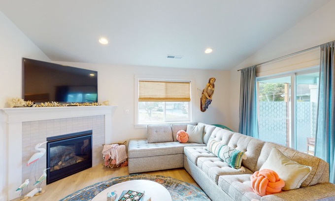 Lincoln City House | Dog-friendly home near the ocean with private patio, fireplace, & central AC