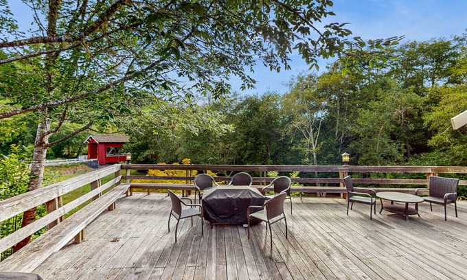 Jacoby Creek House | Dog-Friendly Home with a Creek View - Free WiFi, Fireplace, & Washer/Dryer