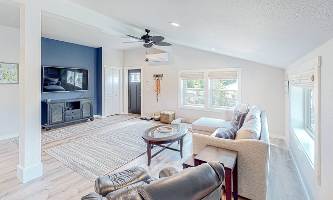 Anacortes Apartment | Dog-friendly loft with beautiful water views, firepit, and enclosed yard