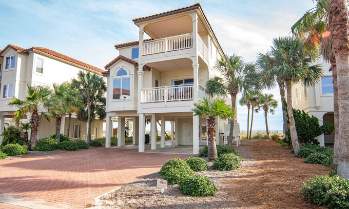 East End House | Dog-Friendly, Pool & Tennis Court, Hot Tub in Sunset Beach!