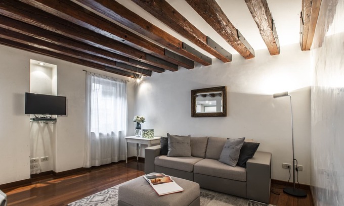 San Marco Apartment | Doge's Palace Suite R&R