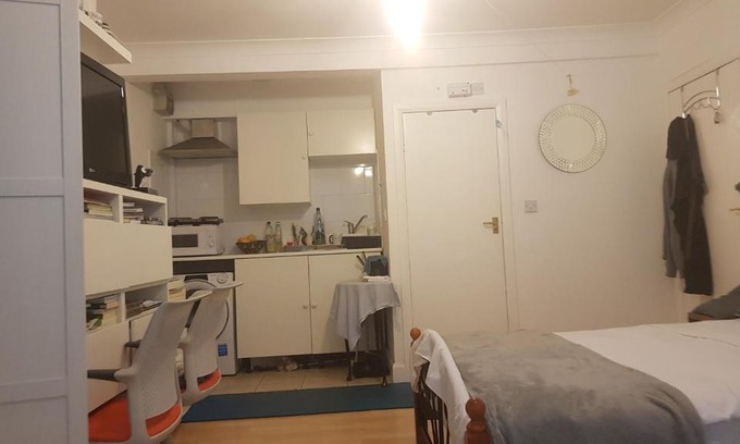 Dudden Hill Apartment | Dolis Hill