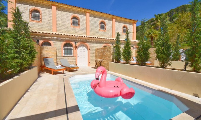 Agios Gordios Apartment | Doliva studio Chris with private pool