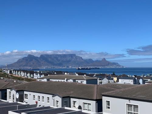 Big Bay Apartment | Dolphin Ridge 2 Bedroom with Balcony and Ocean Views