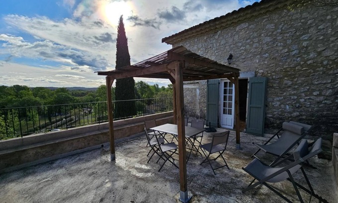 Sauve House | Domaine de Bagard - Gîte la CASCADE 56m² 2/6 pers Terrace