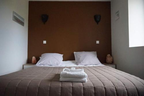 Sainte-Gemmes-le-Robert Bed & Breakfast | Domaine des Pierres Jumelles-balade à cheval-chambre d'hôtes Mayenne