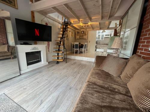 West Pomeranian Voivodeship Apartment | Domek z Netflixem i konsolą PS4, Bezpłatny Parking