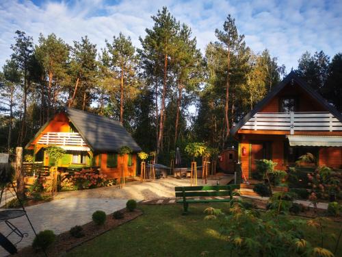 Rakow Ski Chalet | Domki całoroczne z baliami i sauną Leśny Czar