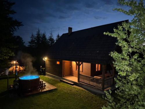 Nowica House | Domki Na Wzgórzu
