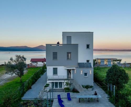 Lake Bracciano House | DomusBiri