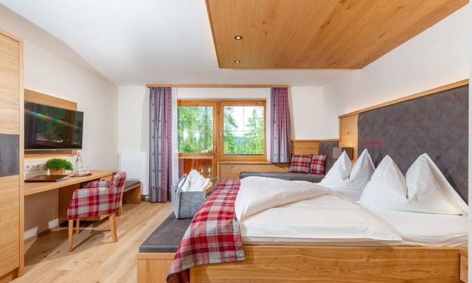 Ramsau am Dachstein House | Doppelzimmer Deluxe, Dusche, WC, HP, Kurz - Hotel Lindenhof
