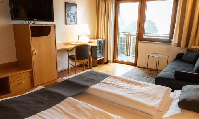 Schildlehen Apartment | Doppelzimmer mit Dusche WC 30m² - Aparthotel Pfeffermühle