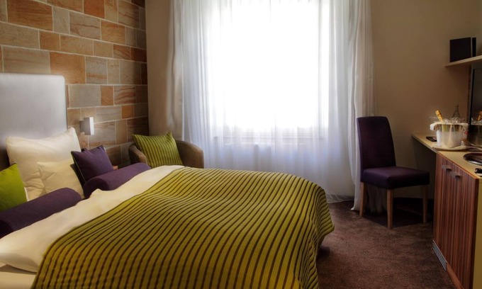 Bad Bergzabern House | Doppelzimmer, Dusche Oder Bad, WC - Schlosshotel Bergzaberner Hof
