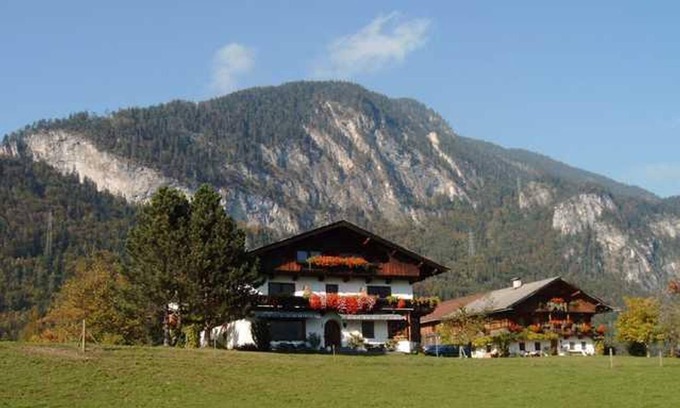Kramsach Cottage | Doppelzimmer mit Balkon - Pension Christoph