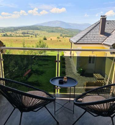 Livno Apartment | Dora