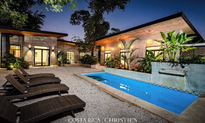 Playa Grande House | Dos Hijas 6 Bedroom Villa-Steps to the Main Surf Break -