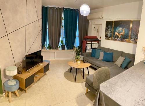 Tel Aviv Promenade Apartment | Dotan's Boutique Apartments - By The Beach!