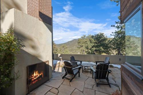 Santa Fe House | Double Arrow